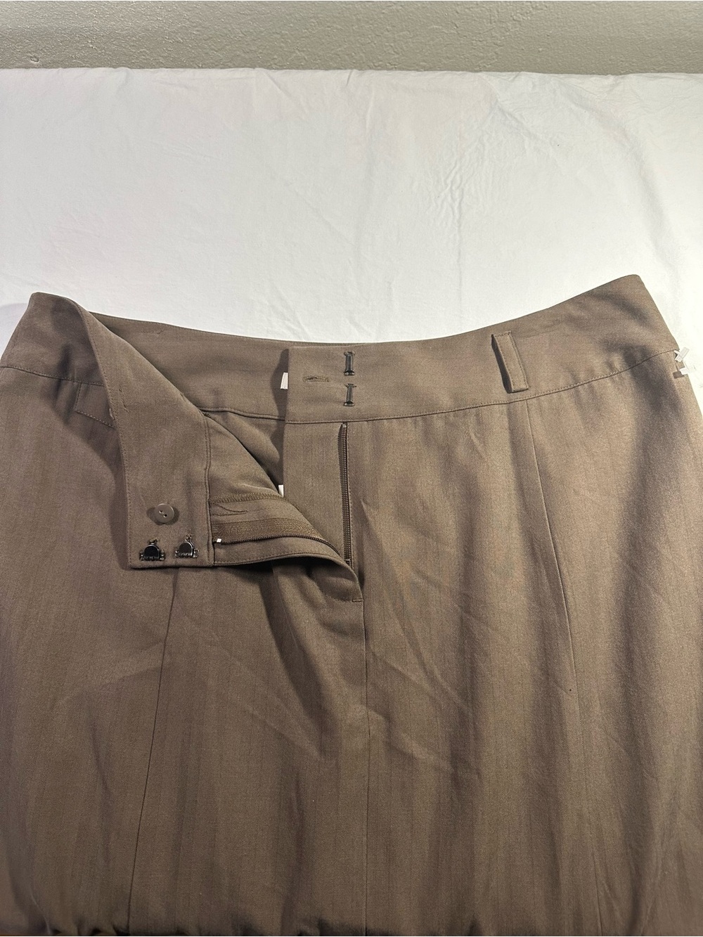NWT J. Jill Versatile High-Waisted Maxi Skirt
Size14 Silk/Cotton - Picture 12 of 12